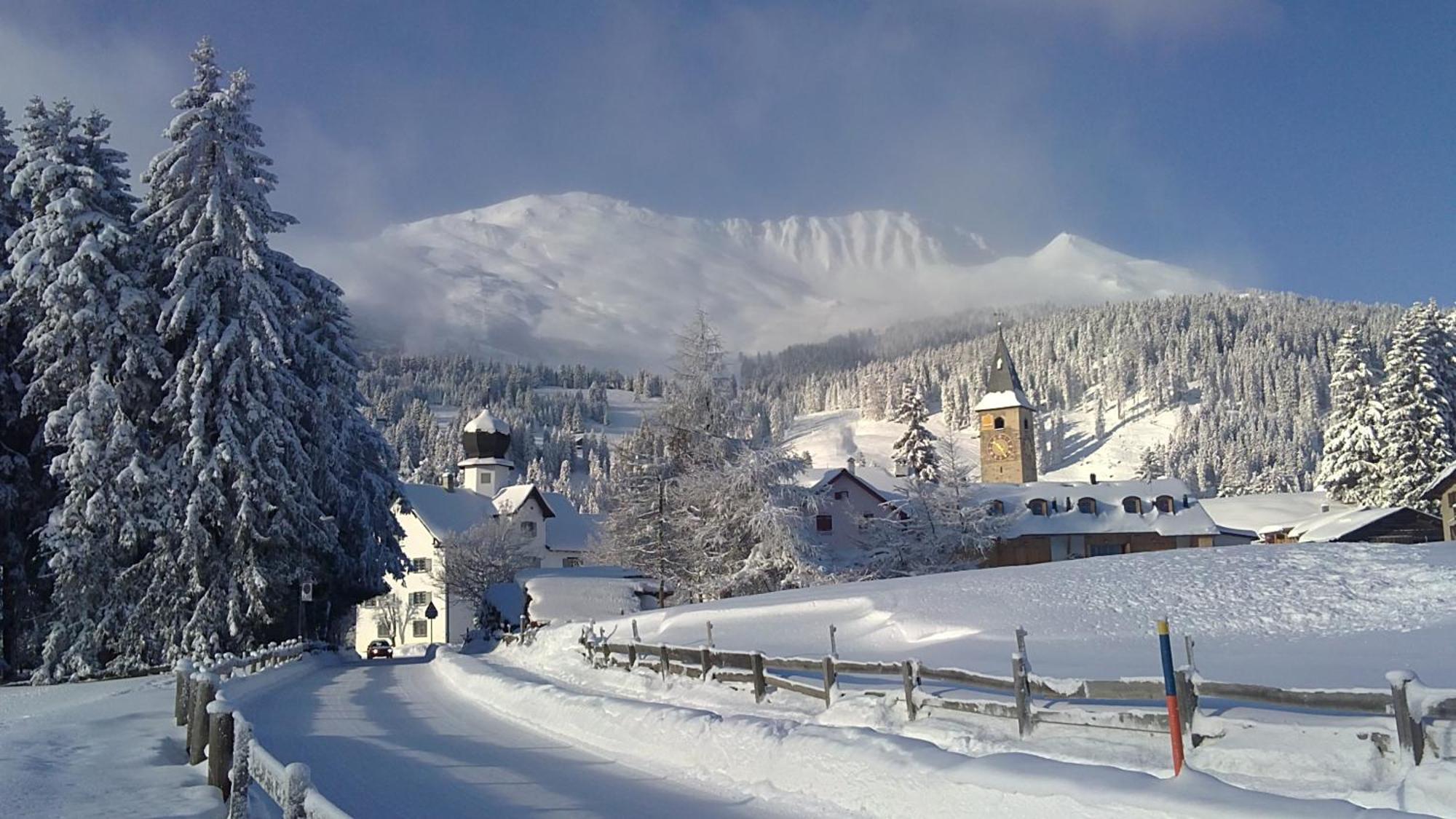 Hotel Alpina Parpan Esterno foto