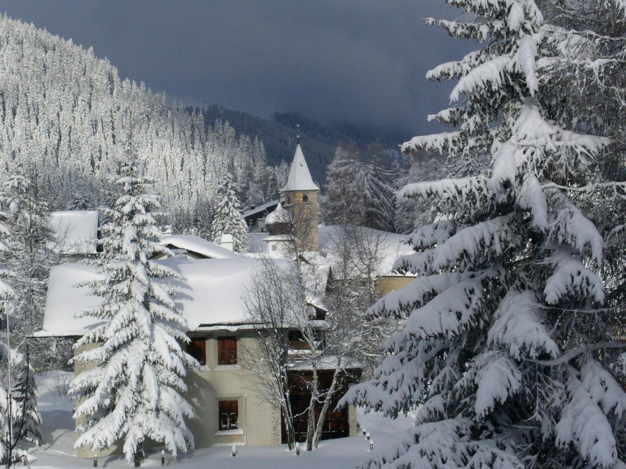 Hotel Alpina Parpan Esterno foto